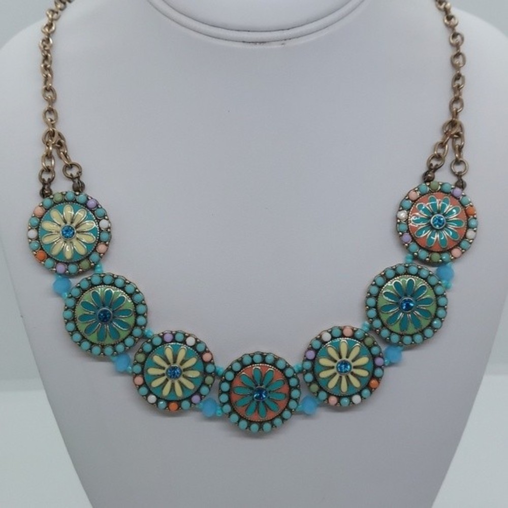 Fun flower‎ necklace